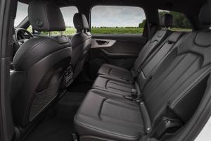Audi Q7 55 TFSI e Quattro S-Line 2020 года  (UK)